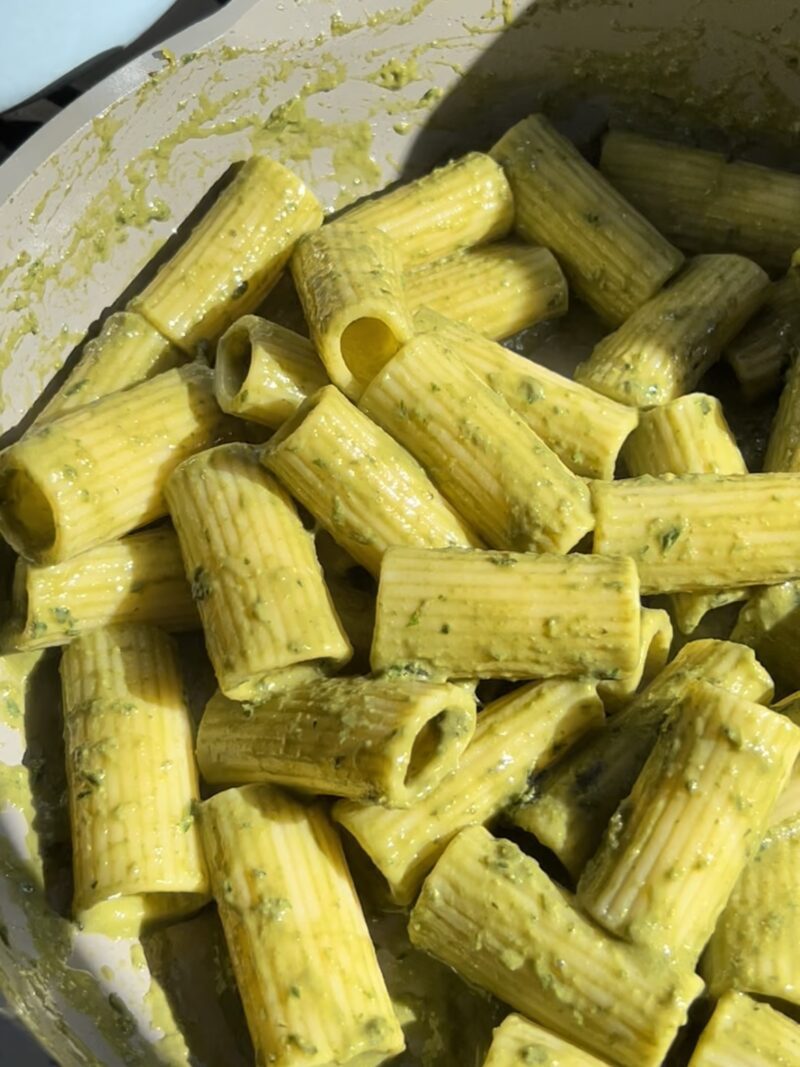 Roasted Garlic Pesto Rigatoni Butt Erhand